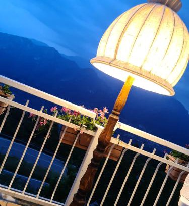 Civenna Hotel | LOCANDA MIRABEAU