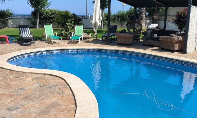 Vinaros Villa | Located in Costa Azahar. 10 meters from the beach. Wi-fi 600 Mbps.