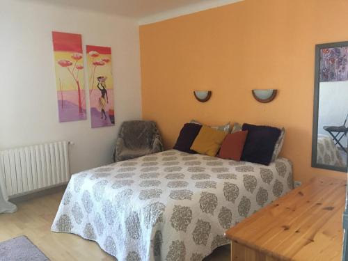Le Bourg House | Location de Chambres, Séjour près des Grands Buffets Narbonne