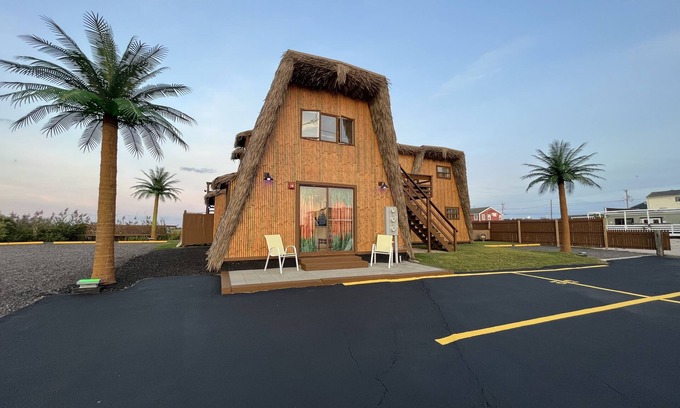 Misquamicut Apartment | LOCATION LOCATION LOCATION