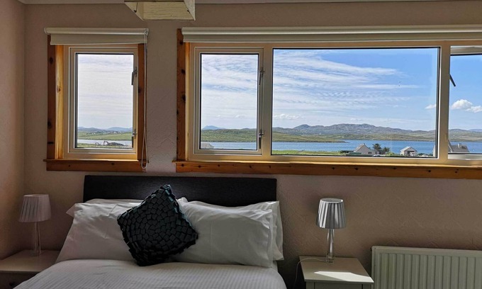 Isle of Lewis Bed & Breakfast | Loch Roag Guest House & Eshcol Guest House