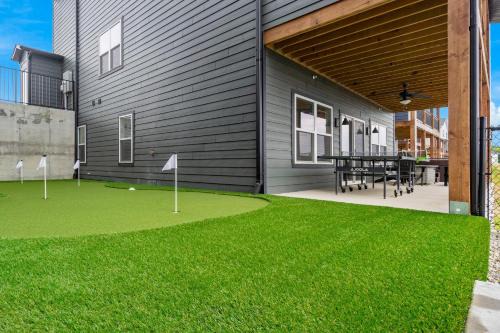 Branson House | Lochview Lodge