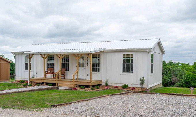 Williamstown Cabin | Lodge 106 at Eden Reserve—Safari Cabin Near Ark