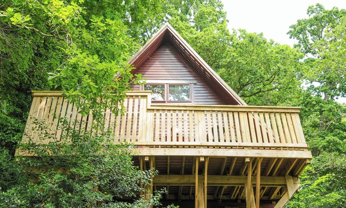 Liverton Cottage | LODGE 32 - COWSLIP, pet friendly, with pool in Chudleigh