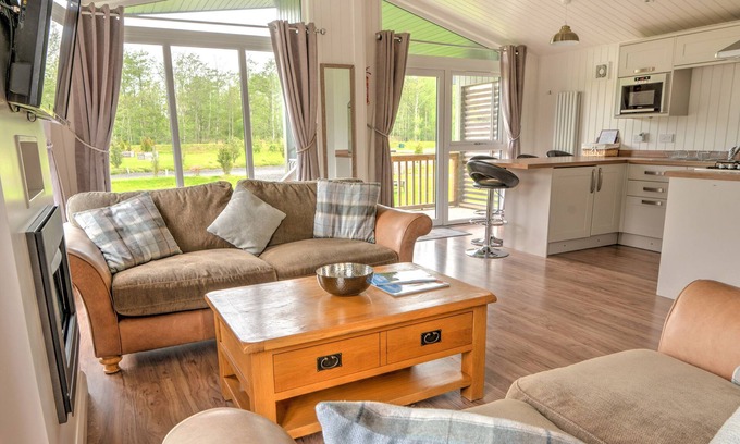 Perth Cottage | LODGE 6 - INCHYRA, family friendly, with a garden in Errol