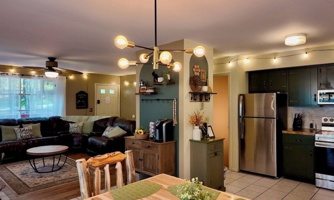 Gouldsboro Cabin | Lodge - Hot Tub - Pet Friendly