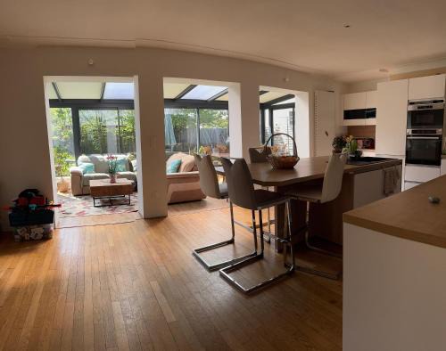 Saint-Pierre-les-Nemours House | LODGE Site escalade