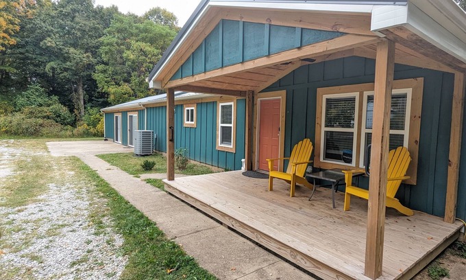 Rockbridge Cabin | Lodge w/huge great room & outdoor space! Just minutes to Logan & HH State Park!