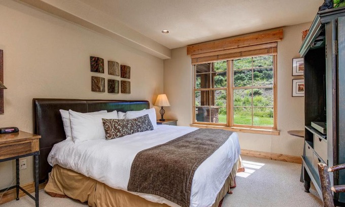 Deer Valley Hotel | Lodges at Deer Valley - #2220