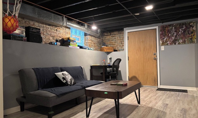 Chicago House | Lofty Garden Retreat Artist-Music Friendly 2BR in Humboldt Park