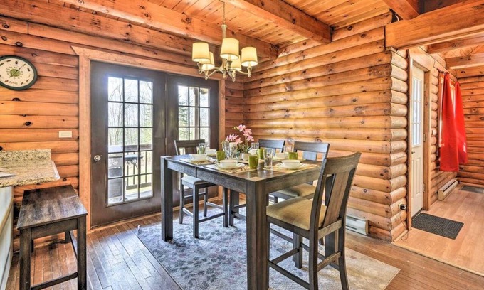 Pleasant Mount Cabin | Log Cabin and Suites Autumn Midweek - 35% OFF Promo!