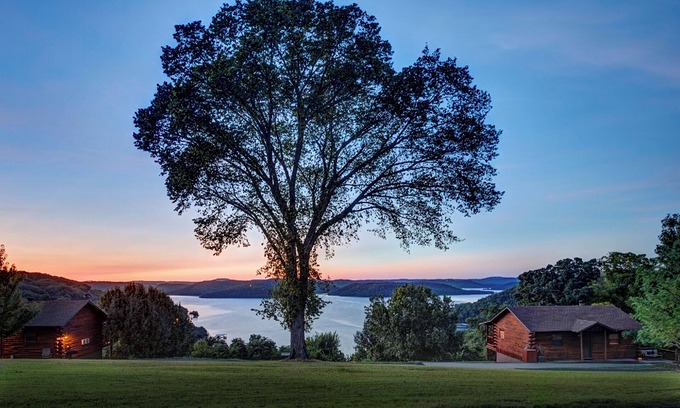 Sylvan Shores Cabin | Log Cabin on Beaver Lake with Boat Dock/Swim Deck/slips