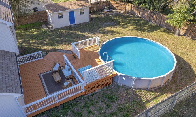 Joplin House | Logan Lodge Pool House~ 4 Bedrooms 3 Bathrooms