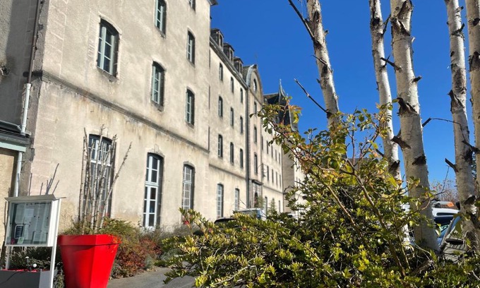 Saint-Flour Hotel | Logis Hôtel Ancien Grand Séminaire