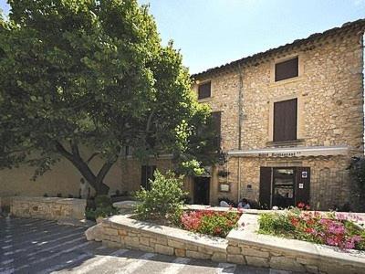 Le Barroux Hotel | Logis Hôtel Restaurant Les Géraniums