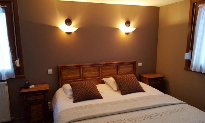 Le Menil Hotel | Logis Hotel Les Sapins