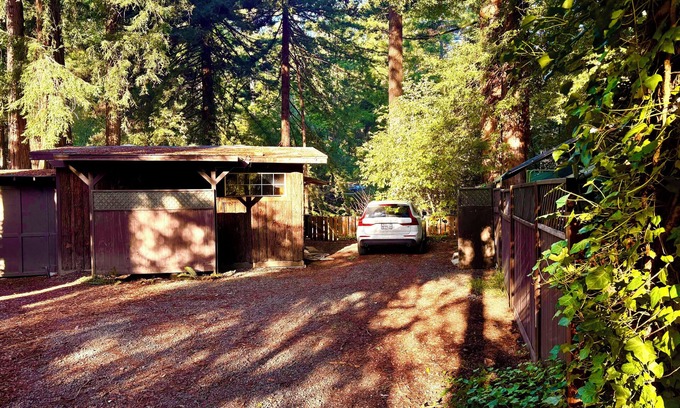 Loma Mar House | Loma Mar/Pescadero Charming Cabin in the Redwoods