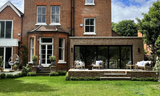 East Putney House | London mansion house, impeccable design, huge garden, close to the tennis