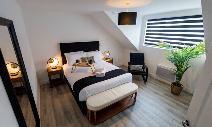 Watford Apartment | London/Watford quality stay, 3-bedroom