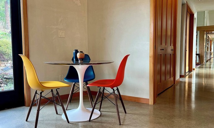 Glide House | Lone Rock Guest House, 20 acres minutes from the North Umpqua River