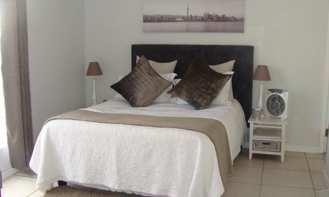 Lone Hill Apartment | Lonehill - Suite 2A