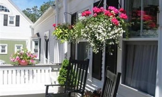 Centerville Bed & Breakfast | Long Dell Inn