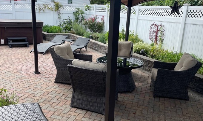 Baldwin House | Long Island Family Friendly w/hot tub 15 min from the Beach!