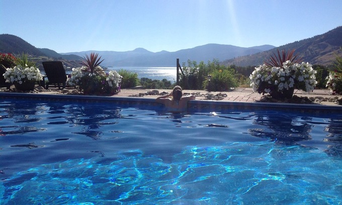 Vernon House | Looking for a spectacular stay in the Okanagan at your own 'mini resort'?!n