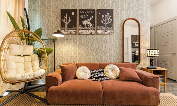 Lake Highlands Apartment | Lookout Luxe 2BR – King+Bunk – Shuffleboard – Pool