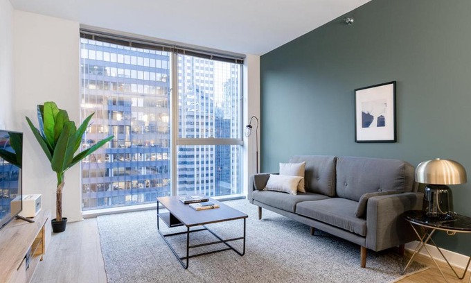 Downtown Chicago Apartment | Loop 1BR w Gym Pool WD nr Millennium Park CHI-236
