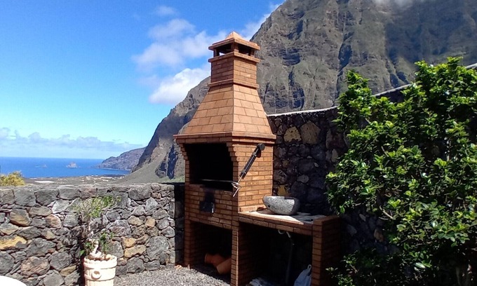 Frontera Apartment | Lopez Aguilar - Mountain Retreat, Terrace & BBQ