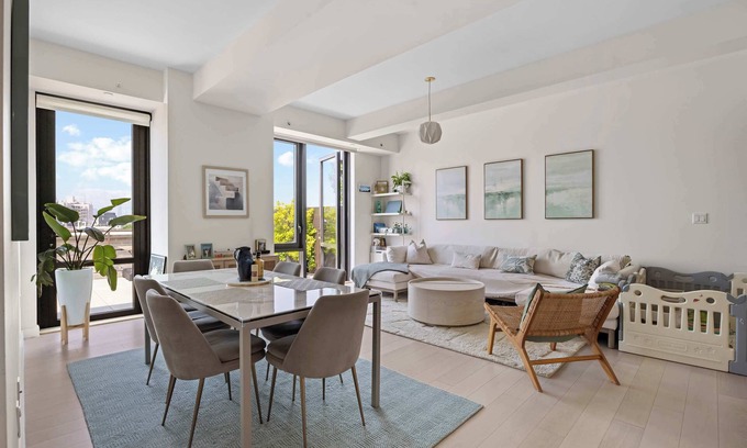 Greenpoint Condo | Lorimer Court by Rove | PH w/Terrace & Shared Gym