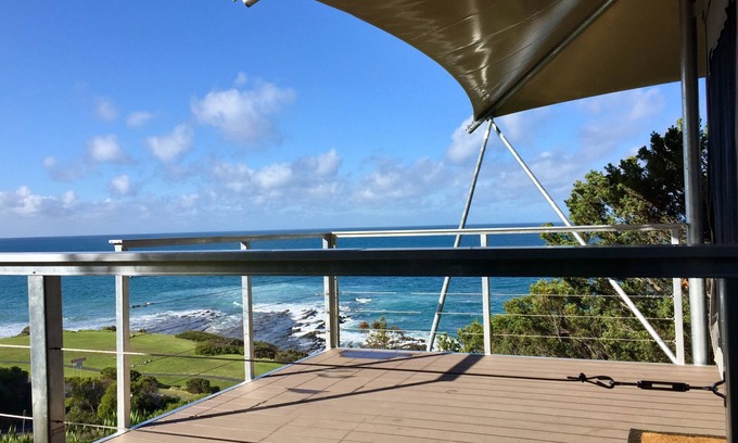 Lorne House | Lorne Foreshore Caravan Park