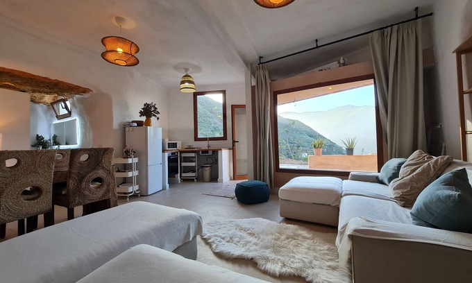 Agaete Cottage | Los Andenes Falcon (cave house in the surroundings of Risco Caido, UNESCO heritage)