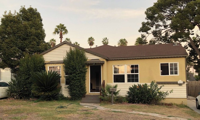 View Park-Windsor Hills House | Los Angeles Windsor Hills - economy Room available in house 70/night+fees