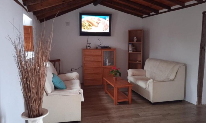 El Tanque House | Los Chozos