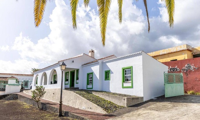 Santa Cruz de la Palma House | Los Establos House - Camacho Farm