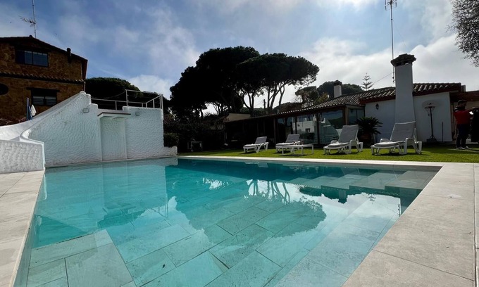 Chiclana de la Frontera Ski Chalet | Los Porches, with private pool