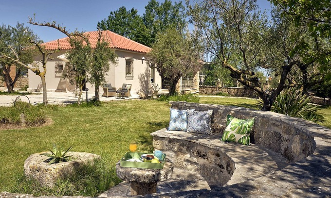 Psarou Villa | Loukia's House - 2 Bedroom Holiday Home