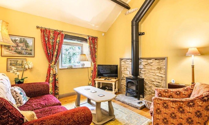 Bakewell House | Love Bird