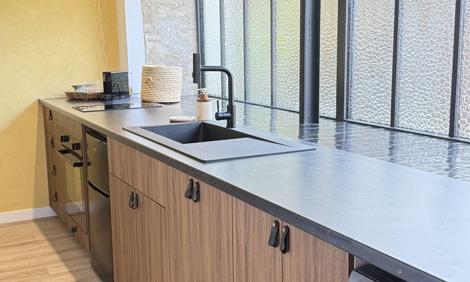 Doue-la-Fontaine Apartment | Love getaway with outdoor spa