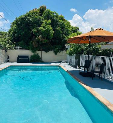 West Little Havana House | Love Story Pool House, free parking & BBQ