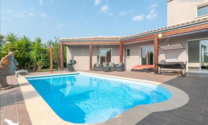 Tourbes Villa | lovelife