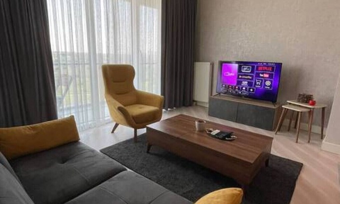 Bagcilar Apartment | Lovely 1-B Living Apt (terrace) near Mall of Istanbul