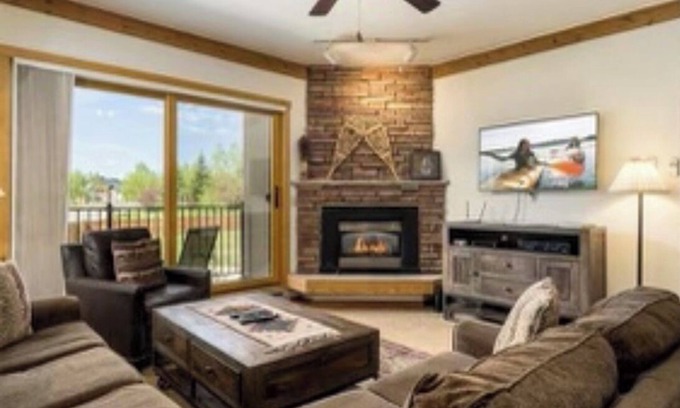 Steamboat Springs Condo | Lovely 2 bedroom condo - steps from gondola/mountain base