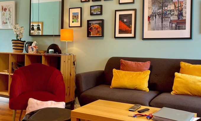 Bath House | Lovely 2 bedroom house in Bath parking garden WiFi easy access to the centre