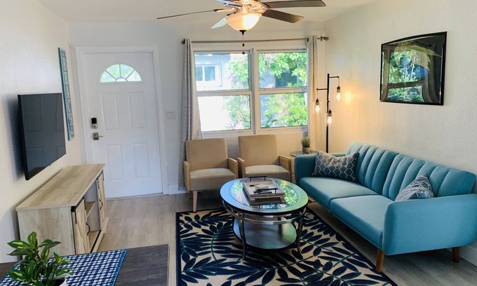 Dania Beach Apartment | Lovely 2 - Bedroom Rental Unit Near the Beach