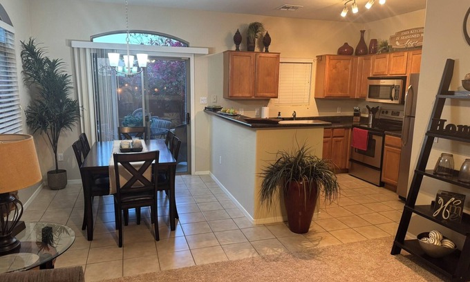 Paradise Valley Village House | Lovely 2-bedroom townhome in North Phoenix