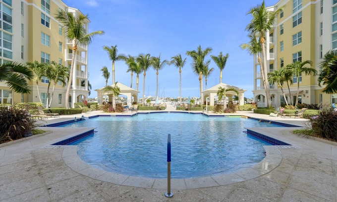 Lantana Condo | Lovely 2Br. Penthouse - resort style!