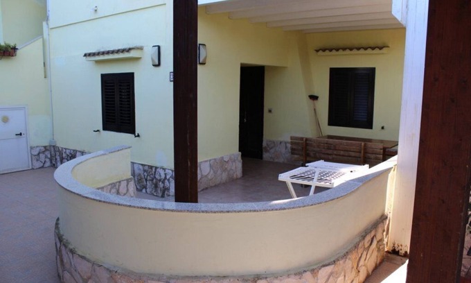 Defensola Condo | Lovely 3-bedroom, 3-bathroom ground floor apartment - Sfinale